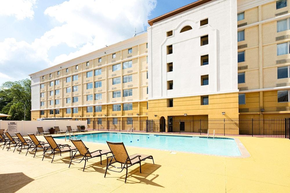 Holiday Inn Express Atlanta Airport - North, An Ihg Hotel Колледж Парк Экстерьер фото